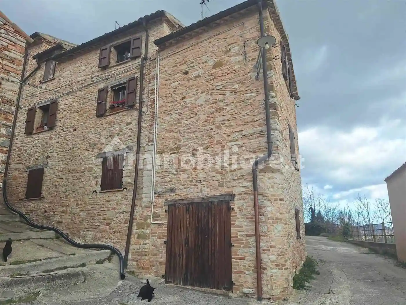 Casa indipendente in vendita a San Severino Marche