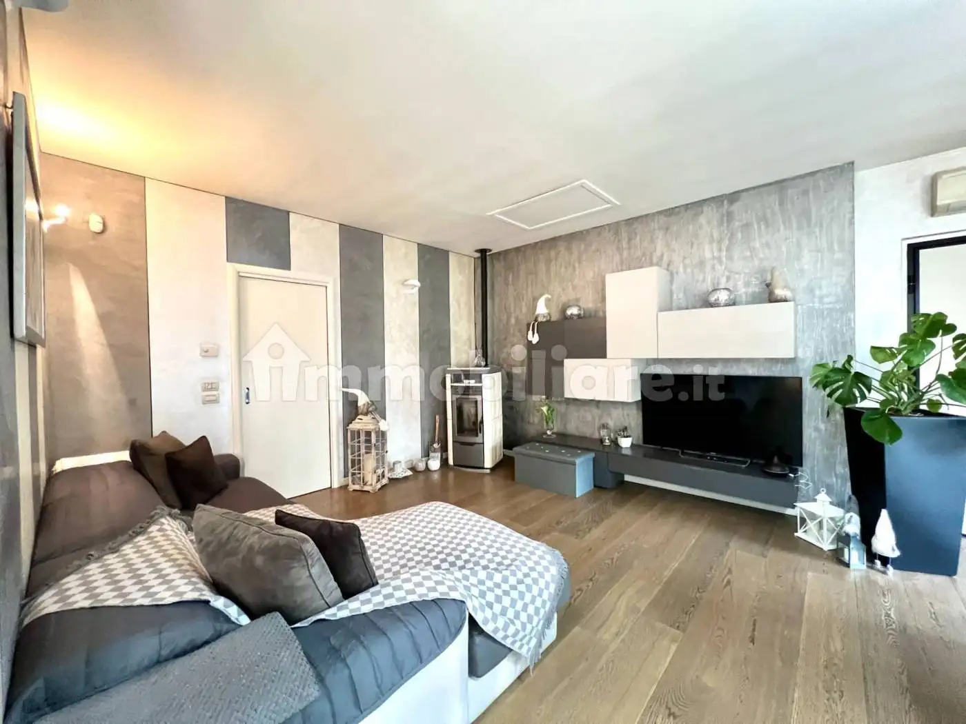 Casa indipendente in vendita a Villa di Serio