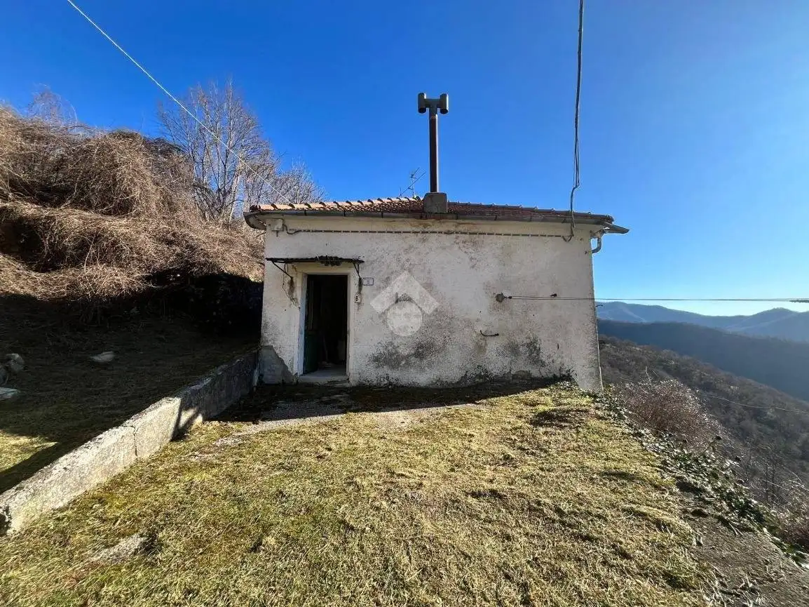 Casa indipendente in vendita a Valbrevenna