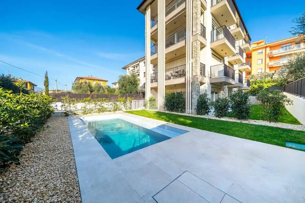 Appartamento in vendita a Torri del Benaco