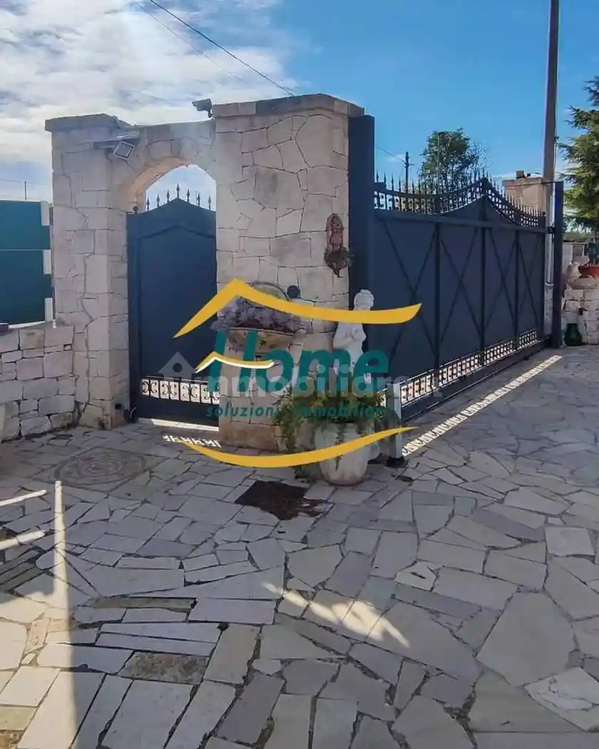 Villa in vendita a Acquaviva delle Fonti