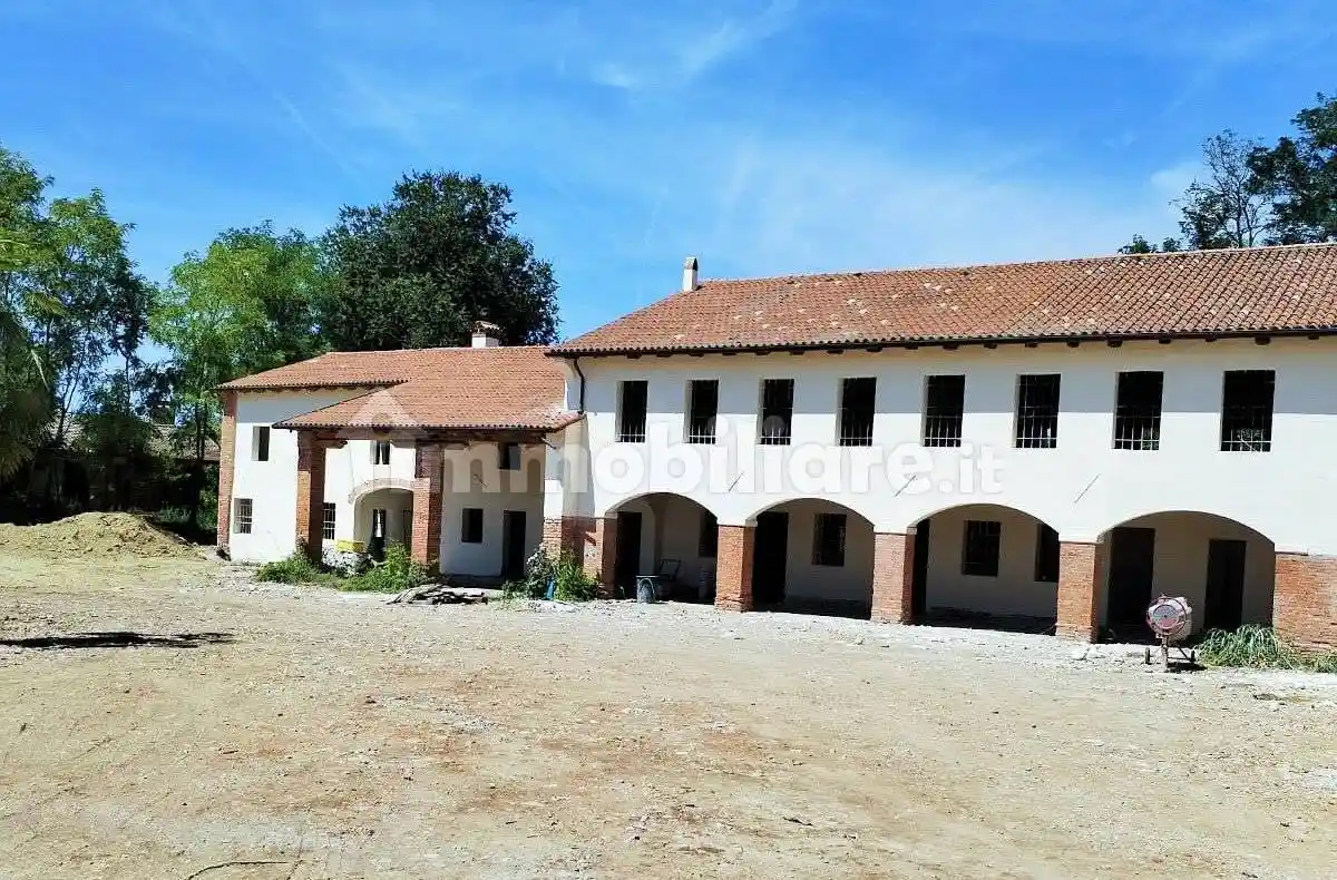 Rustico - Casale in vendita a Castelfranco Veneto