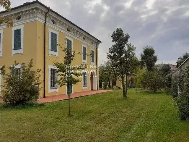 Villa in vendita a Izano