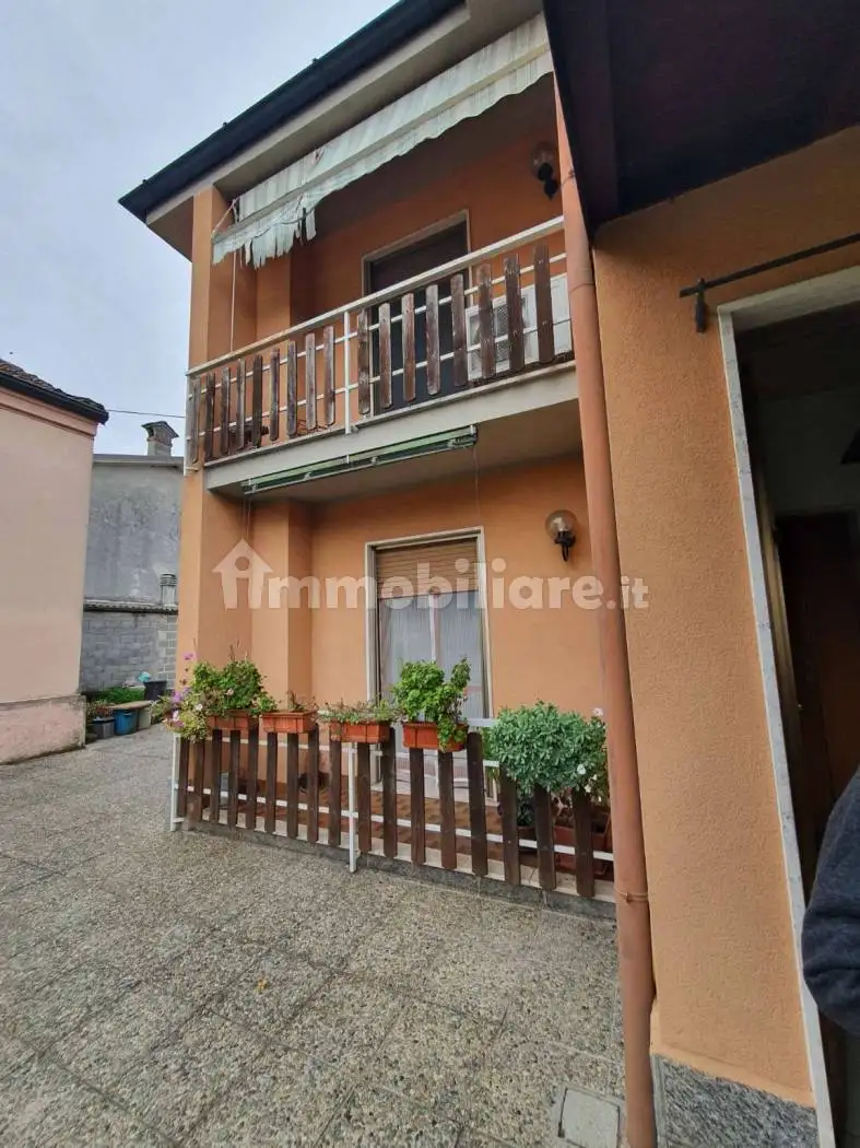 Trilocale via Sant'Antonio 31, Sant'Antonio Falcone, Castelnuovo Bocca d'Adda - foto 2