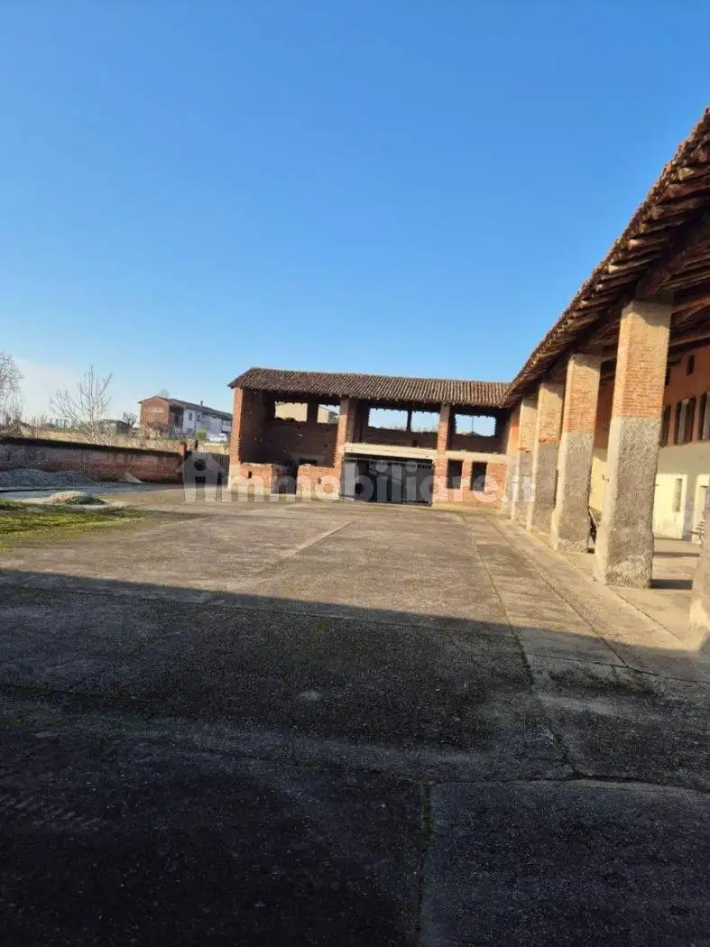 Casale, da ristrutturare, 2340 m², Alfianello - foto 2