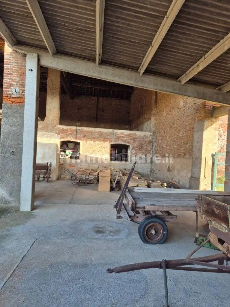 Casale, da ristrutturare, 2340 m², Alfianello - foto 3