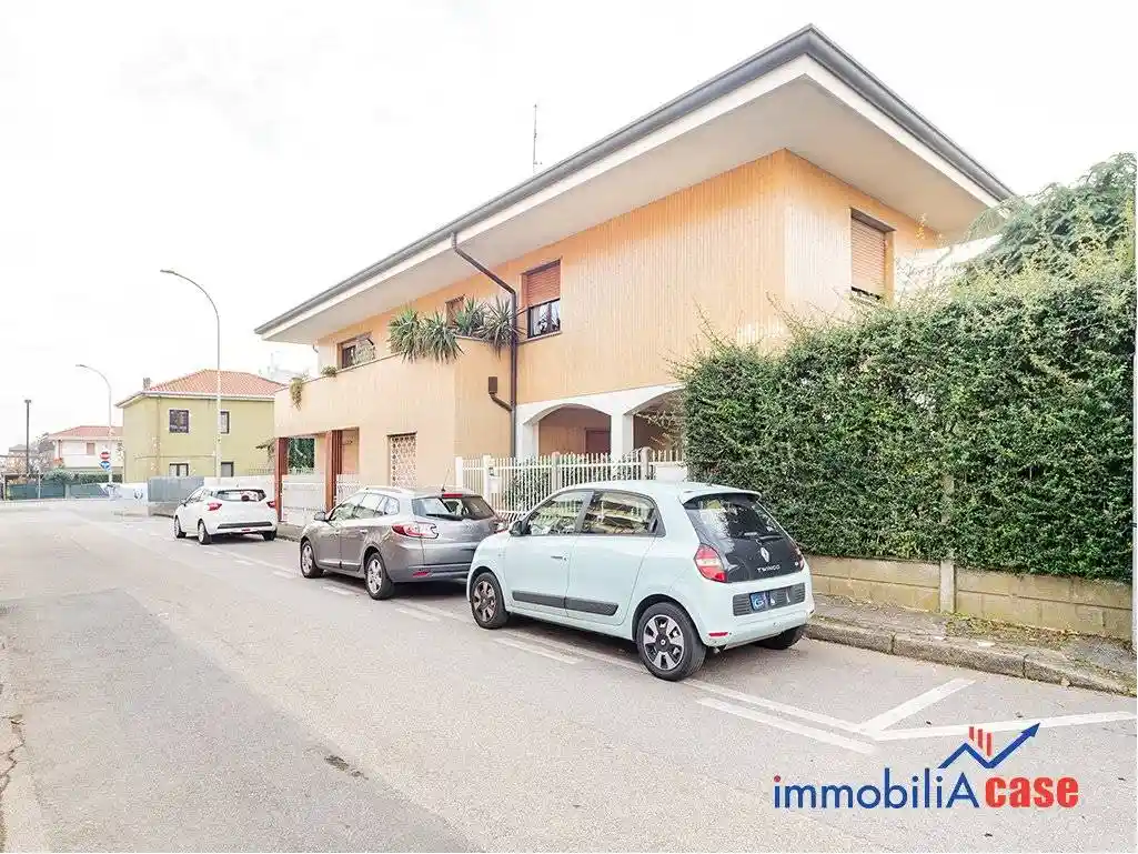 Villa in vendita a Varedo