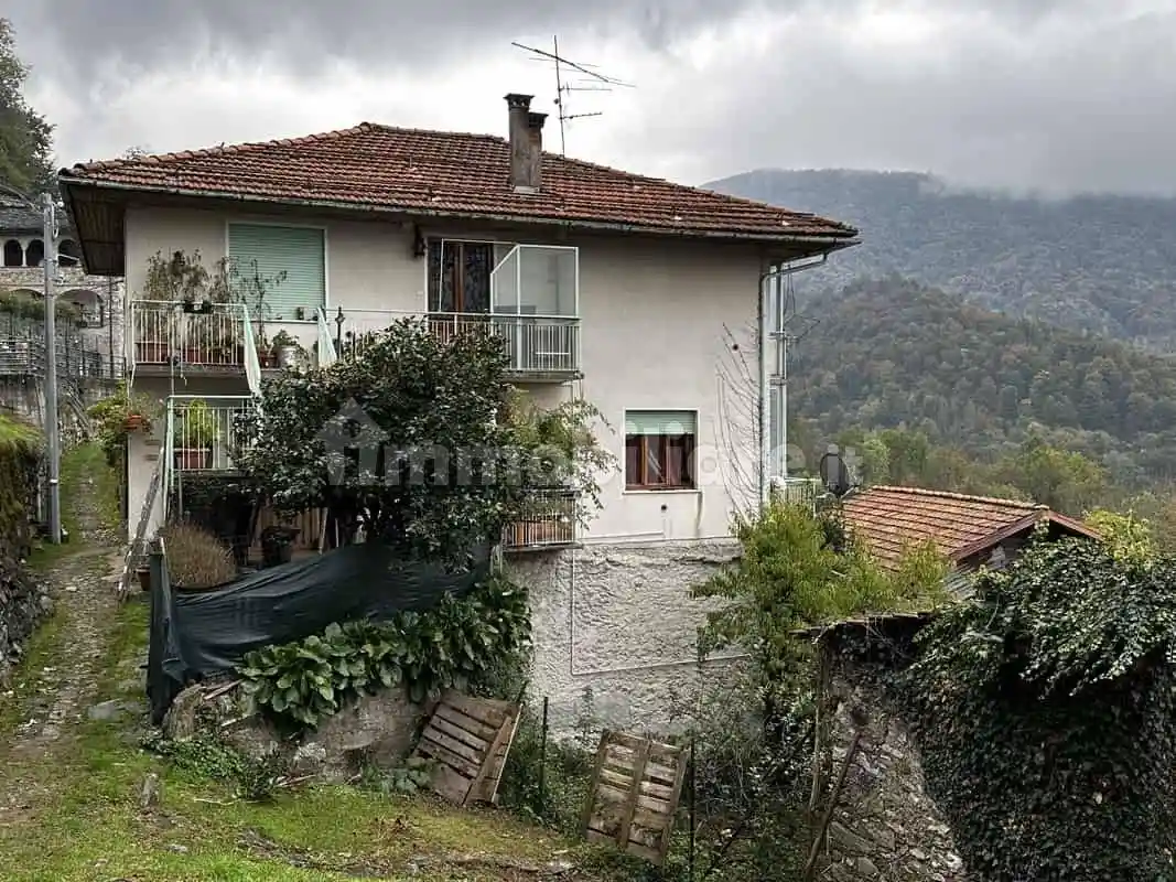 Casa indipendente in vendita a Varallo