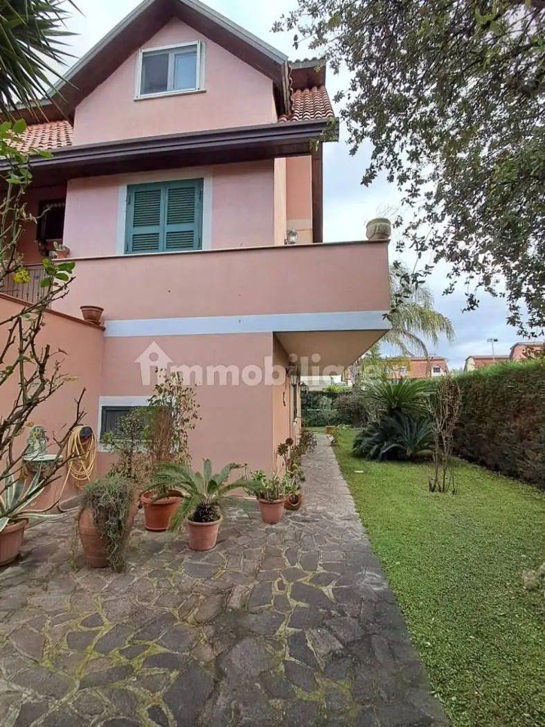 Villa in vendita a Pozzuoli