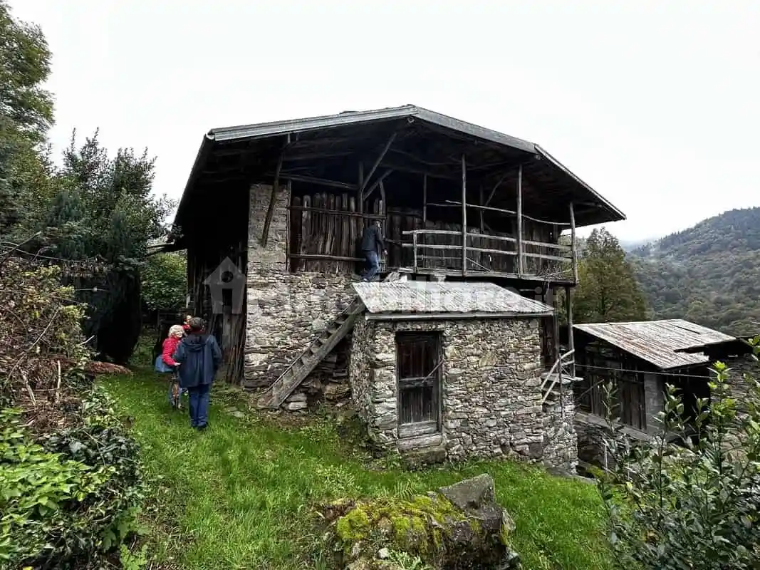 Casa indipendente in vendita a Varallo