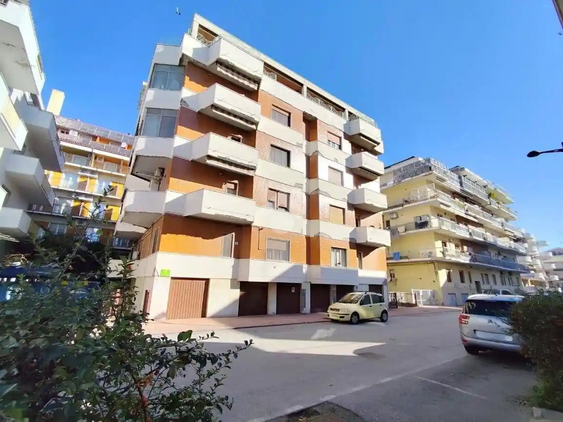 Quadrilocale via Salvatore Tommasi 71, Stadio - Lungomare Colombo, Pescara - foto 2