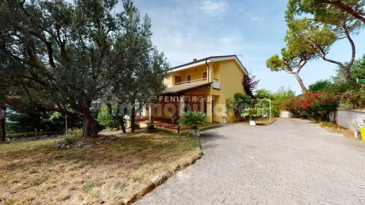 Villa in vendita a Colonnella