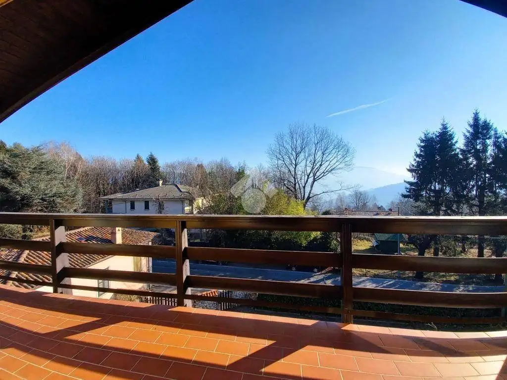 Trilocale via Giovanni Segantini 45, Caglio - foto 2