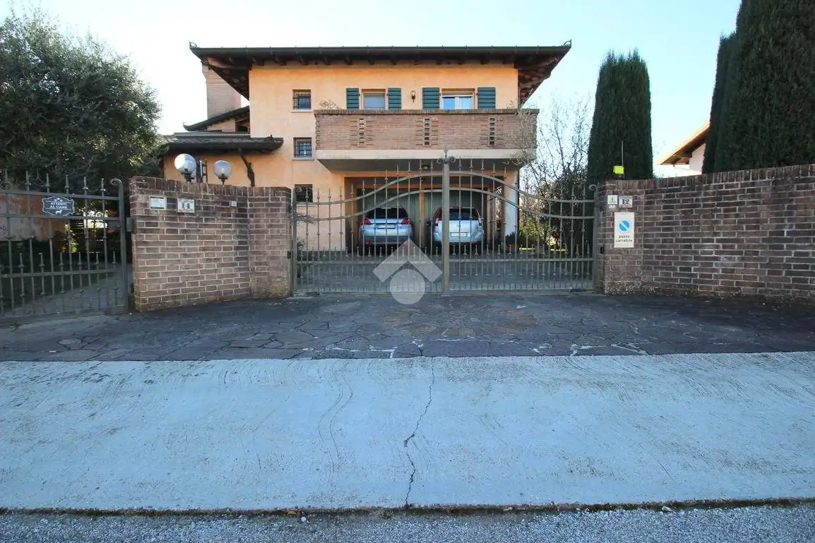 Villa in vendita a Premariacco