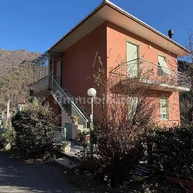 Casa indipendente in vendita a Favale di Malvaro