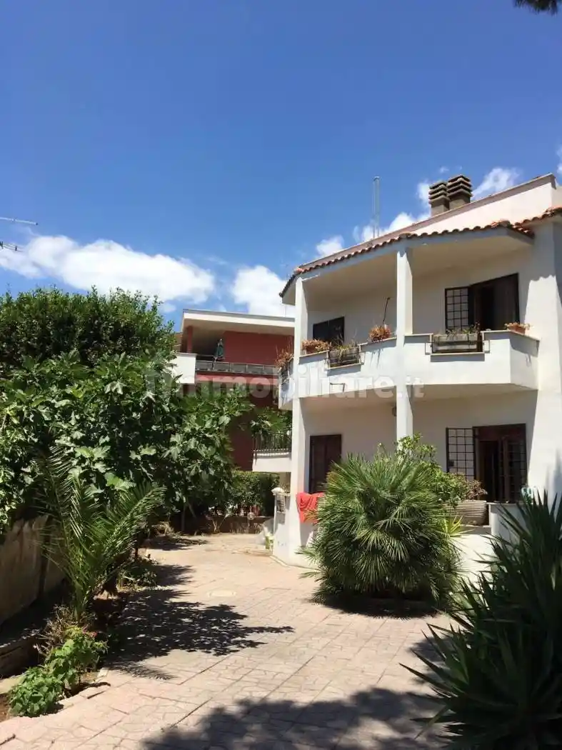 Villa plurifamiliare via delle Azalee 12, Lido di Cincinnato - Sirene, Anzio - foto 2