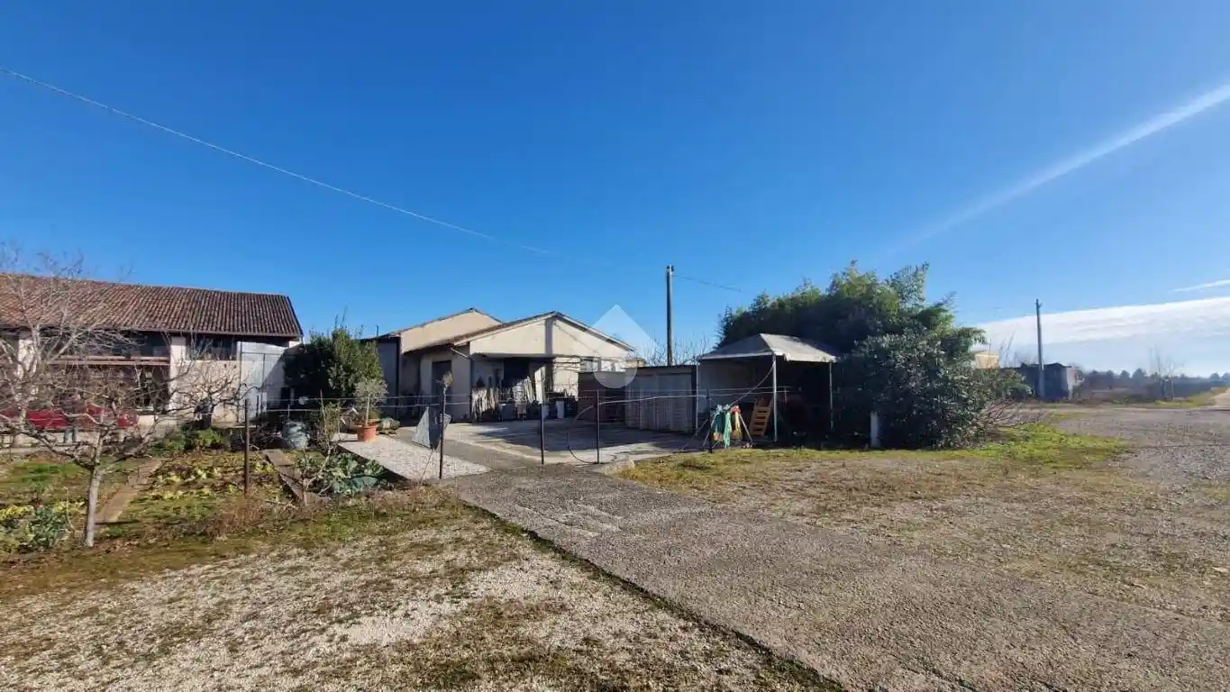 Casa colonica, da ristrutturare, 1800 m², Medole - foto 3
