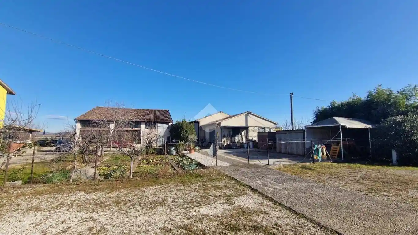 Casa colonica, da ristrutturare, 1800 m², Medole - foto 4