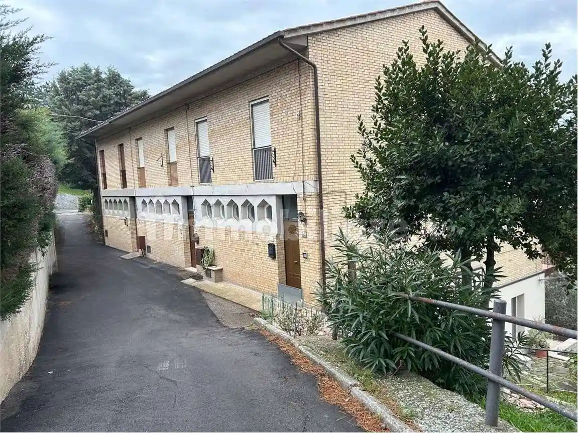 Villa a schiera via PAPA GIOVANNI XXIII, Zona Nuova, Assisi - foto 2