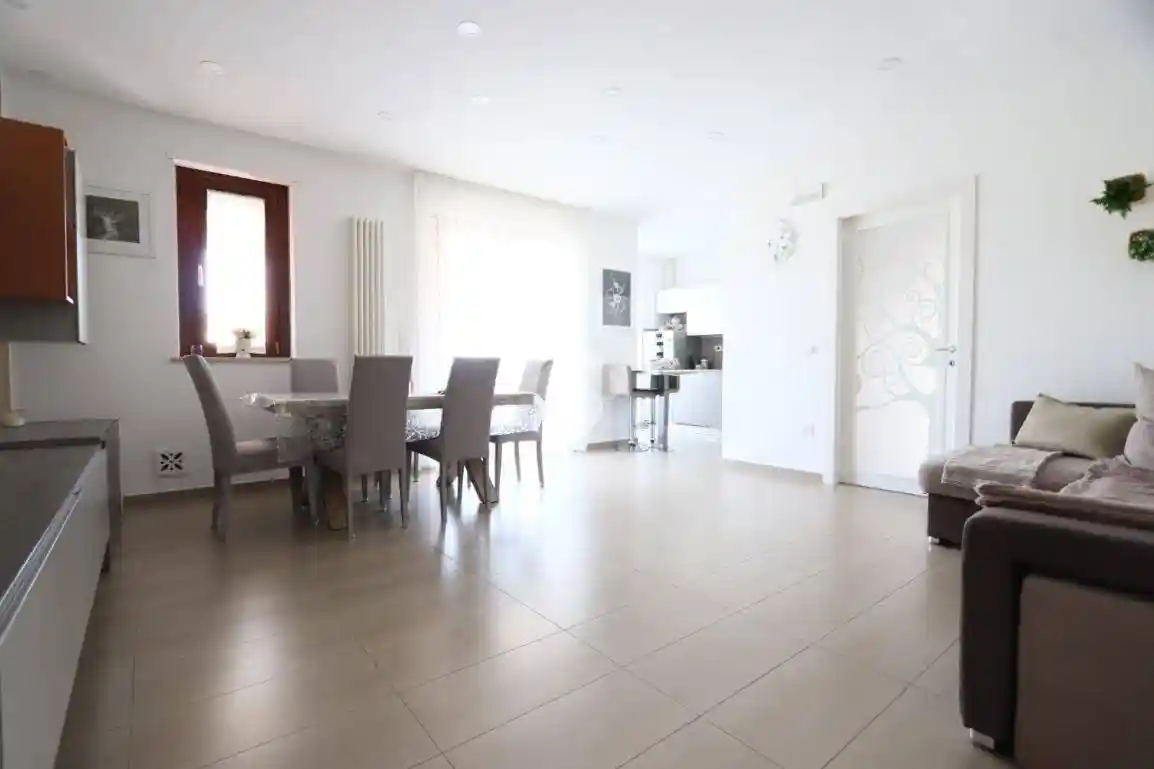 Trilocale via Don Milani 26, Centro, Alba Adriatica - foto 2