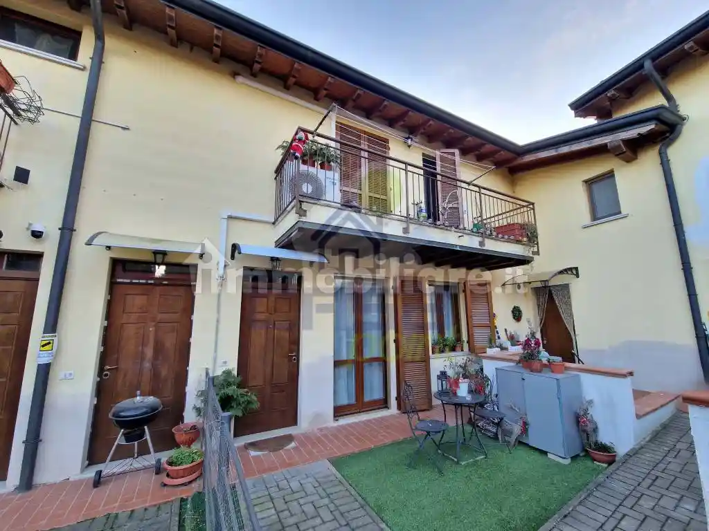 Casa indipendente in vendita a Casalbuttano ed Uniti