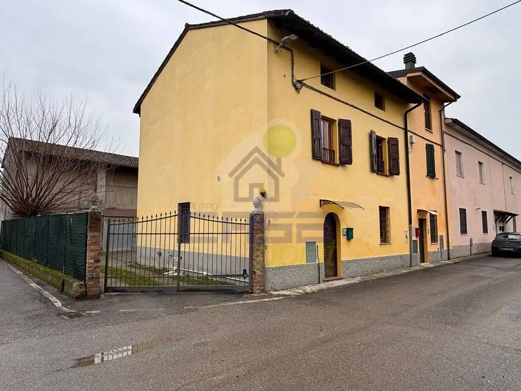 Casa indipendente in vendita a Gadesco-Pieve Delmona
