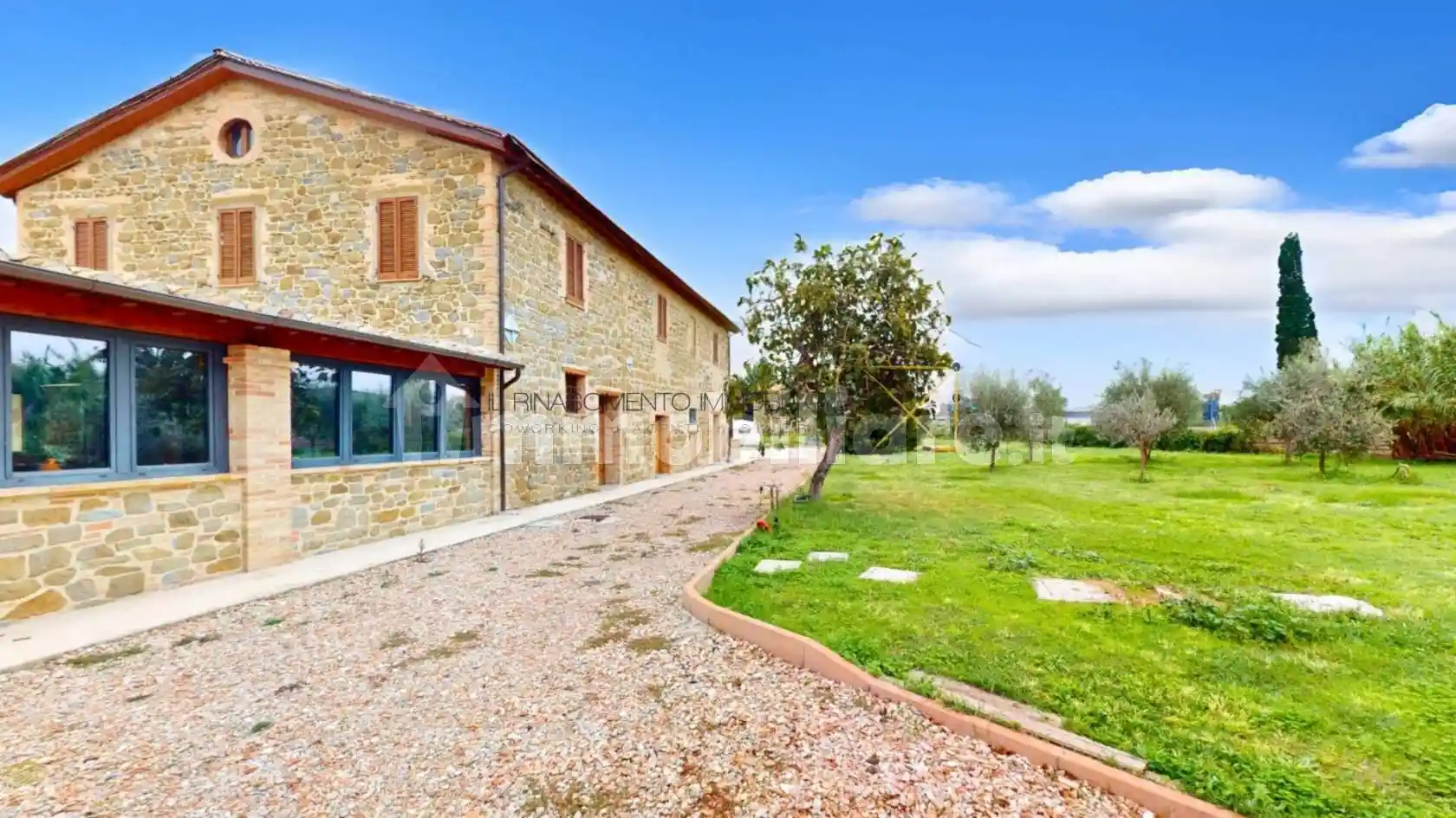 Rustico - Casale in vendita a Perugia