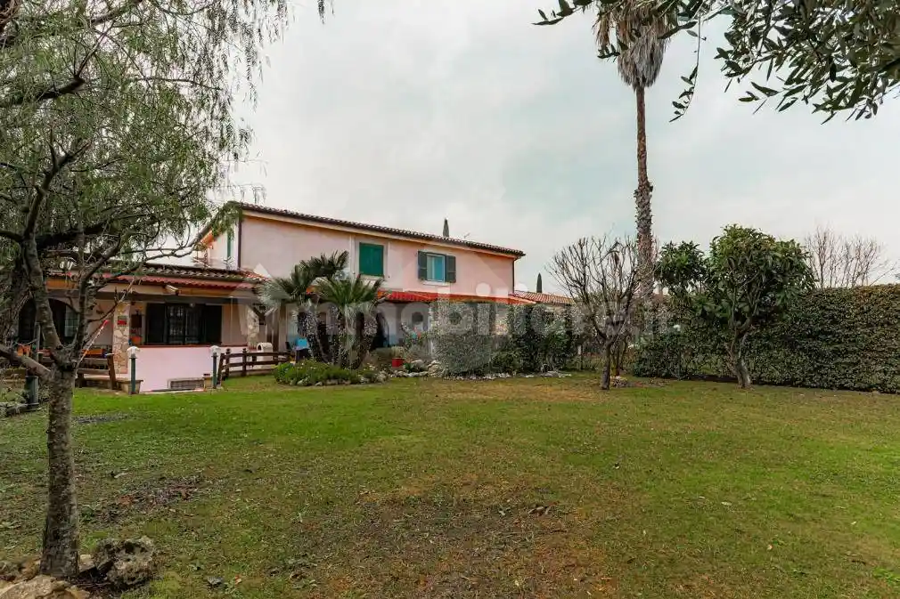 Villa in vendita a Roma