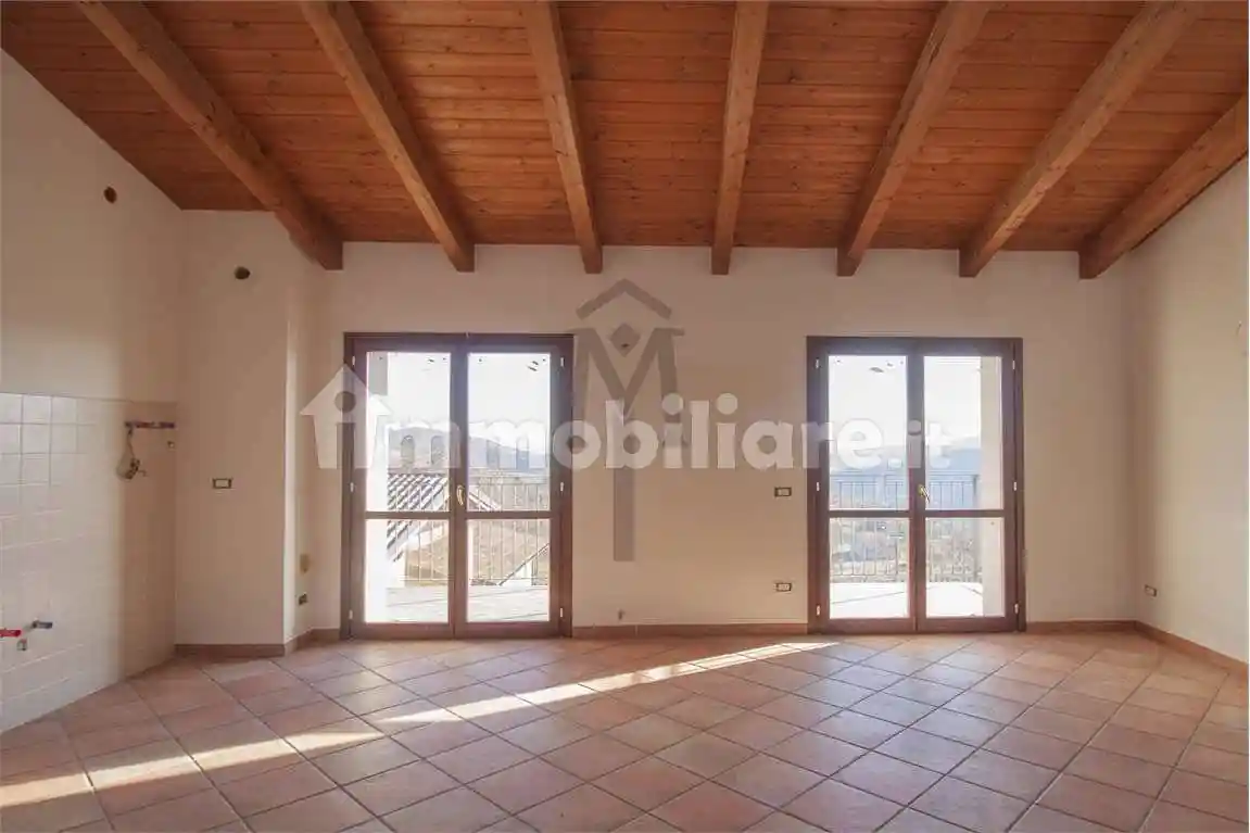 Appartamento in vendita a Viano