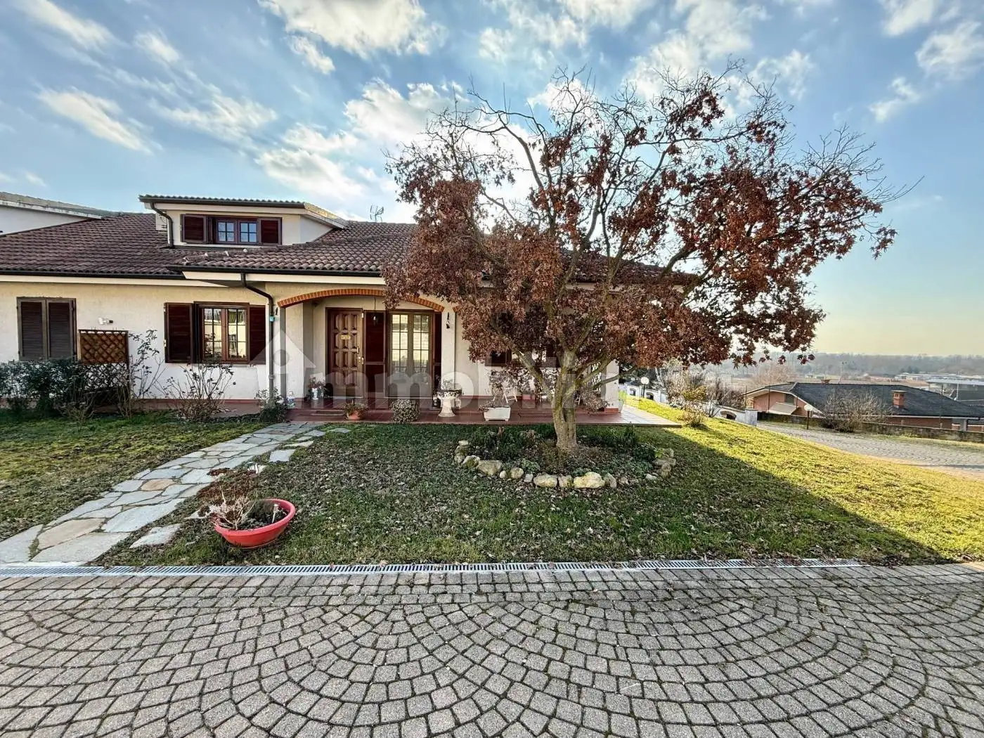 Villa in vendita a Ceresole Alba