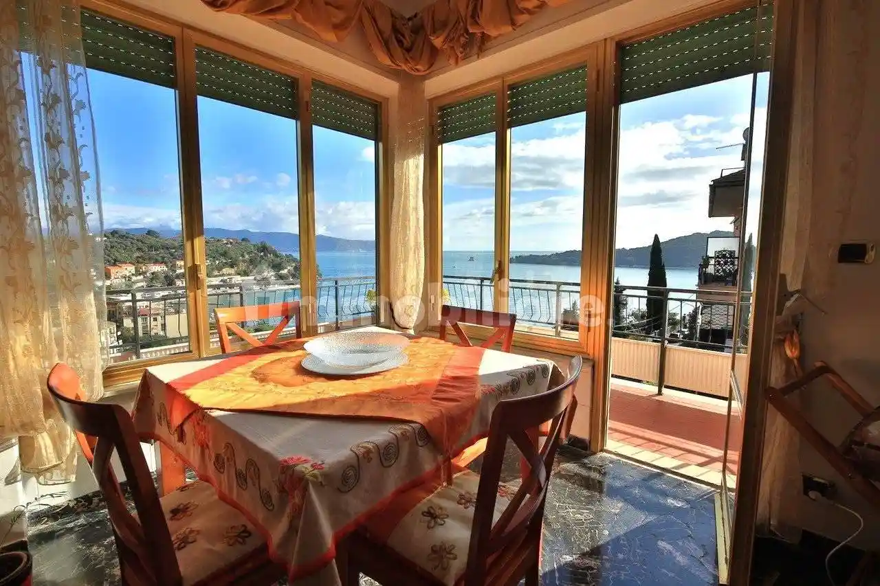 Appartamento in vendita a Portovenere