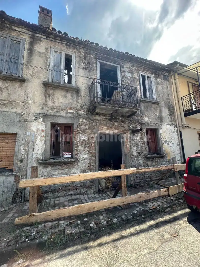 Palazzo - Edificio in vendita a Serra San Bruno