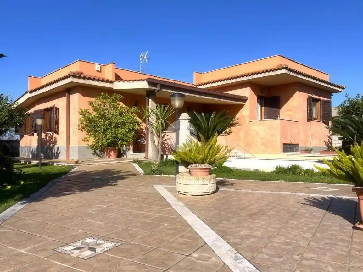 Villa in vendita a Nettuno