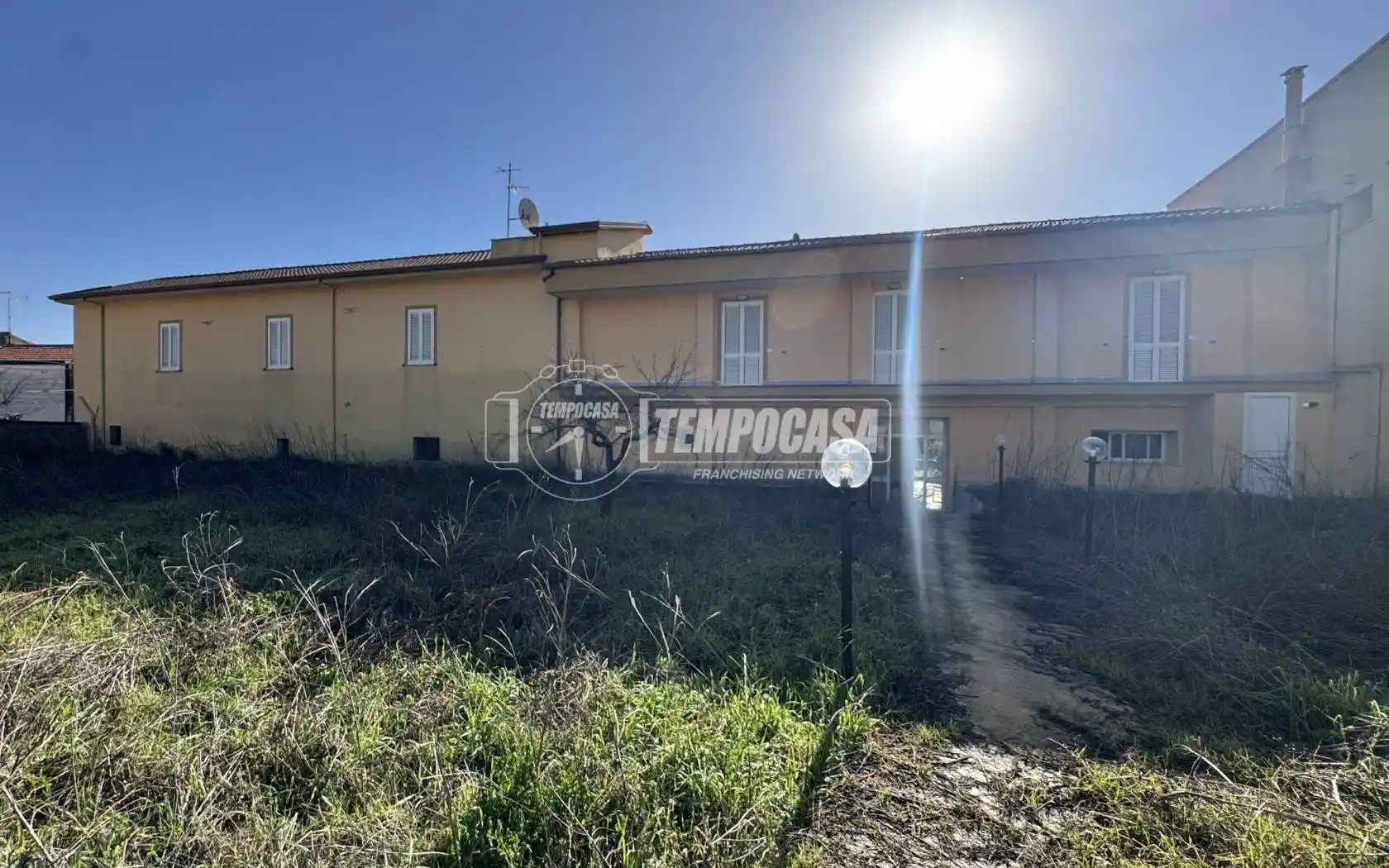 Palazzo - Edificio in Affitto - foto 2