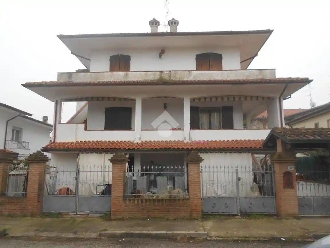 Villa in vendita a Comacchio