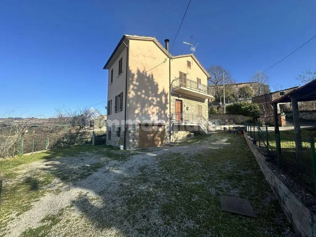 Villa in vendita a Monteleone d'Orvieto