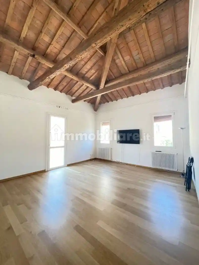 Palazzo - Edificio in vendita a Ferrara