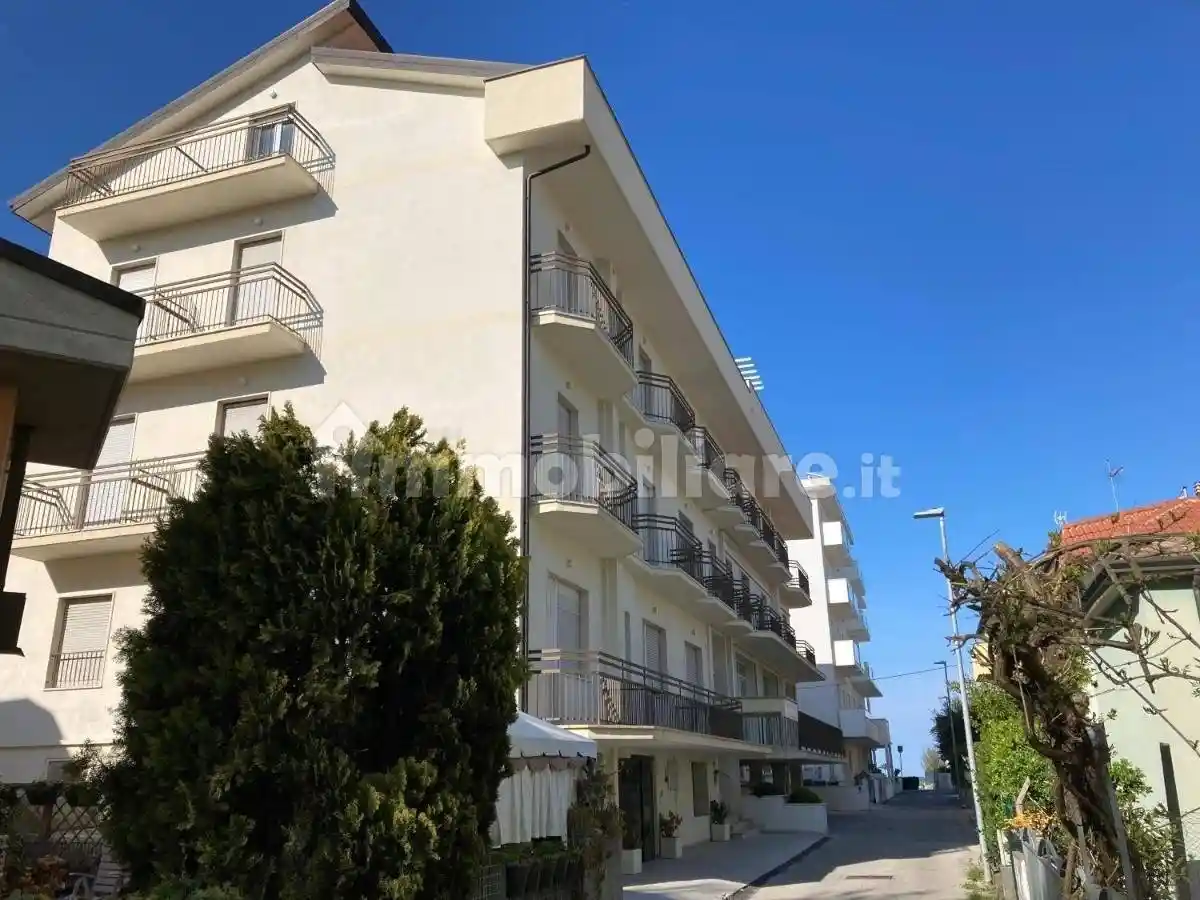 Palazzo - Edificio in vendita a Bellaria-Igea Marina