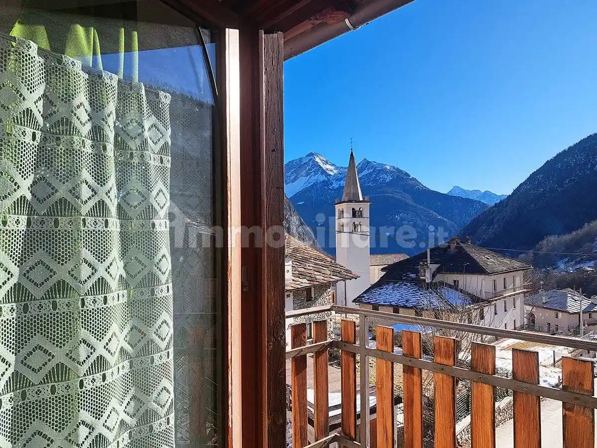 Appartamento in vendita a Ollomont