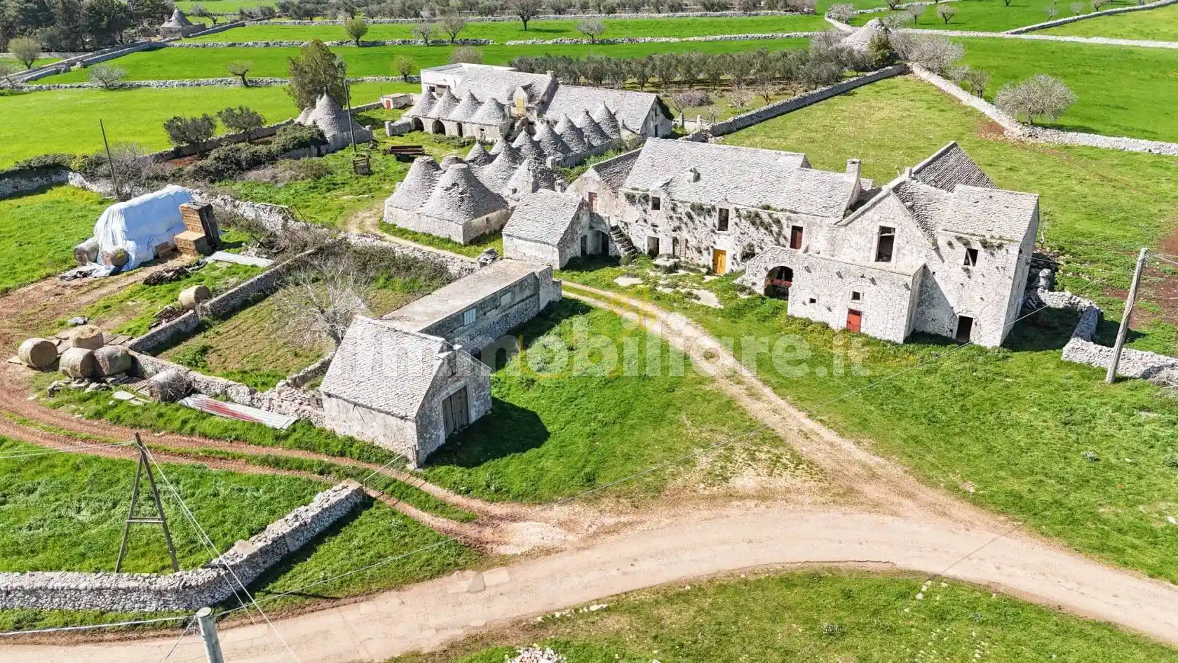 Rustico - Casale in vendita a Noci