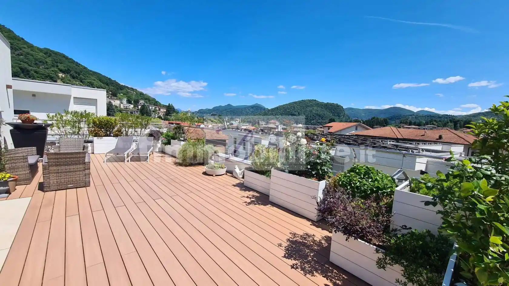 Appartamento in vendita a Lavena Ponte Tresa