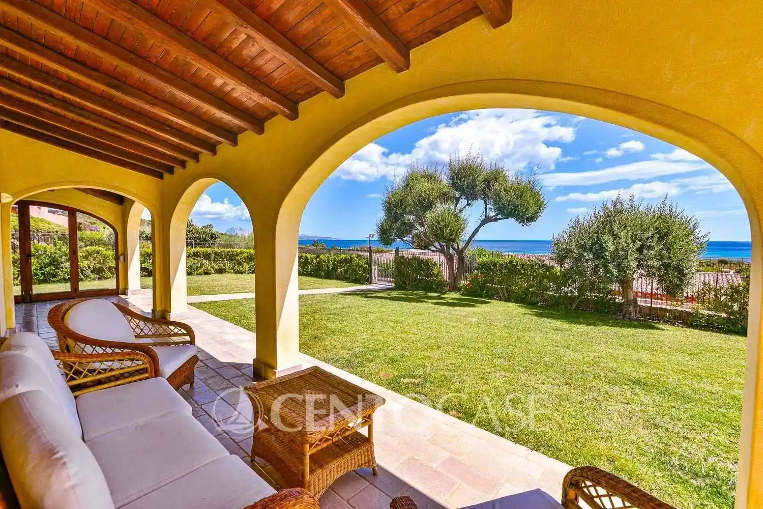 Villa in vendita a San Teodoro