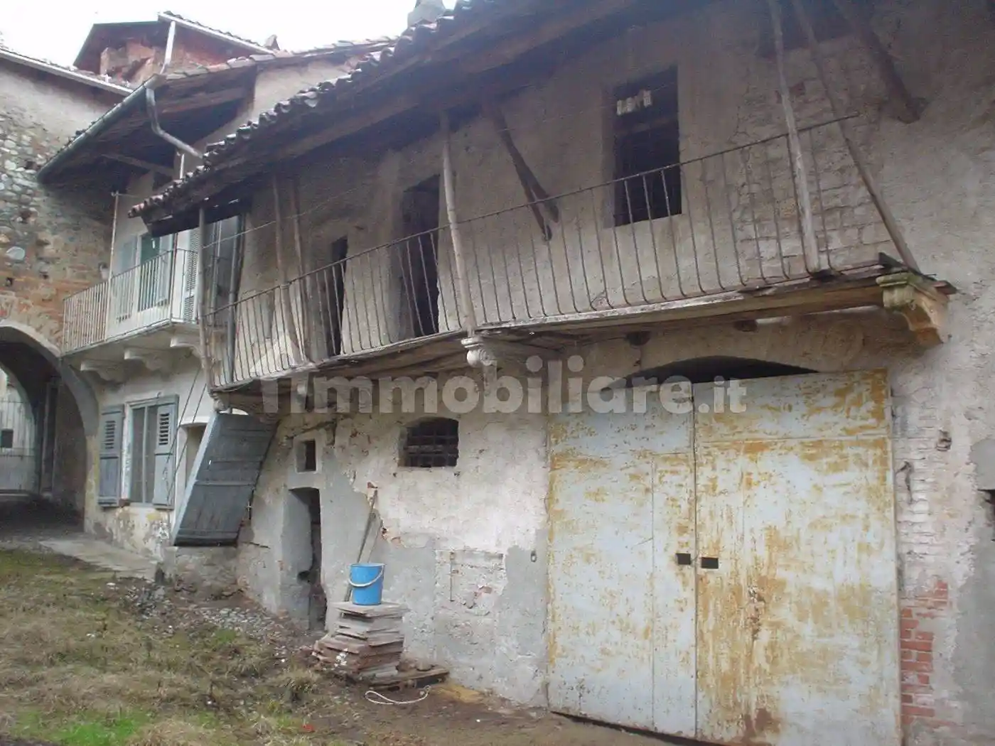 Rustico - Casale in vendita a Azeglio