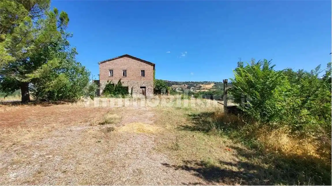 Rustico - Casale in vendita a Todi