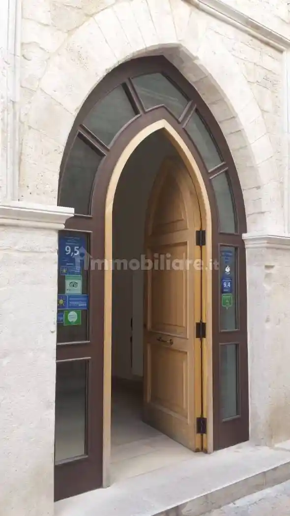 Palazzo - Edificio in vendita a Trani