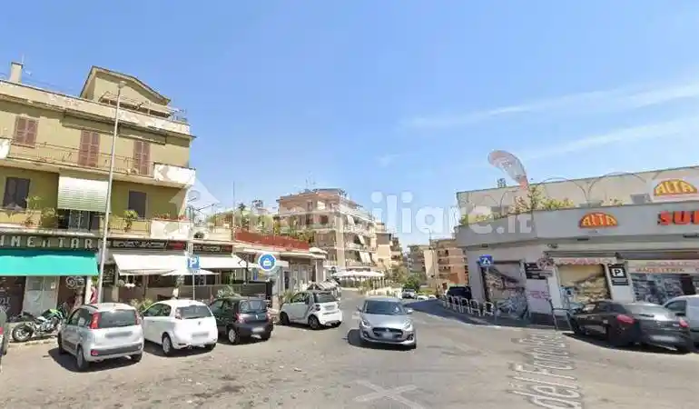 Palazzo - Edificio in vendita a Roma