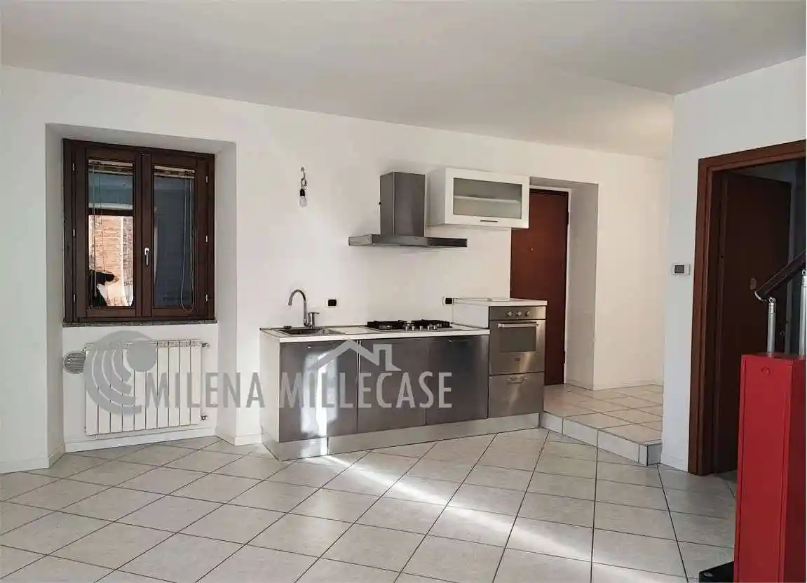 Appartamento in vendita a Luvinate
