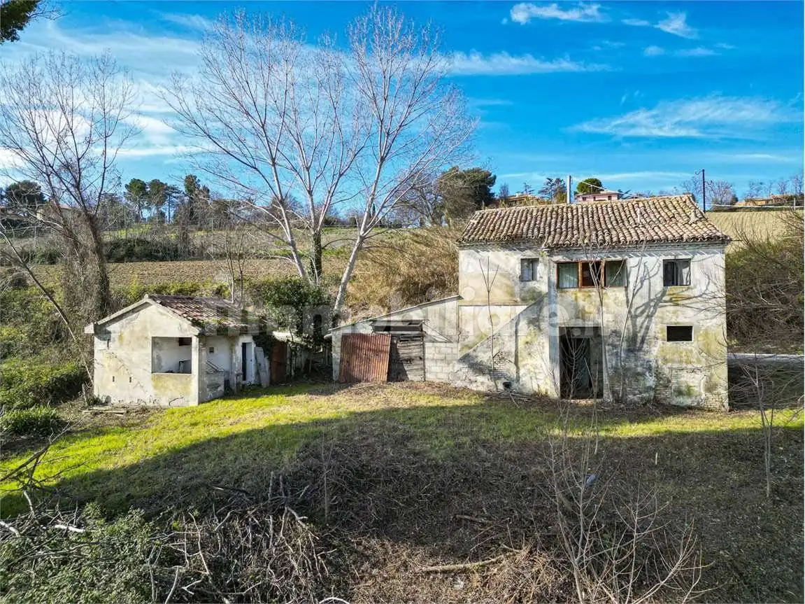 Rustico - Casale in vendita a Ancona