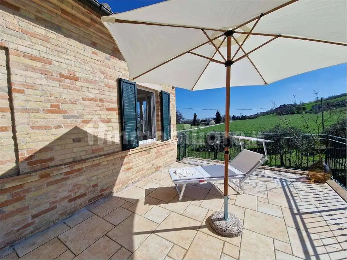 Villa in affitto a Montegranaro