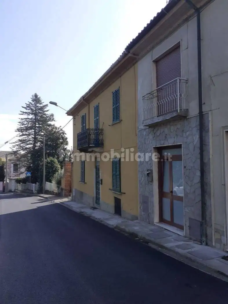 Casa indipendente in vendita a Canneto Pavese